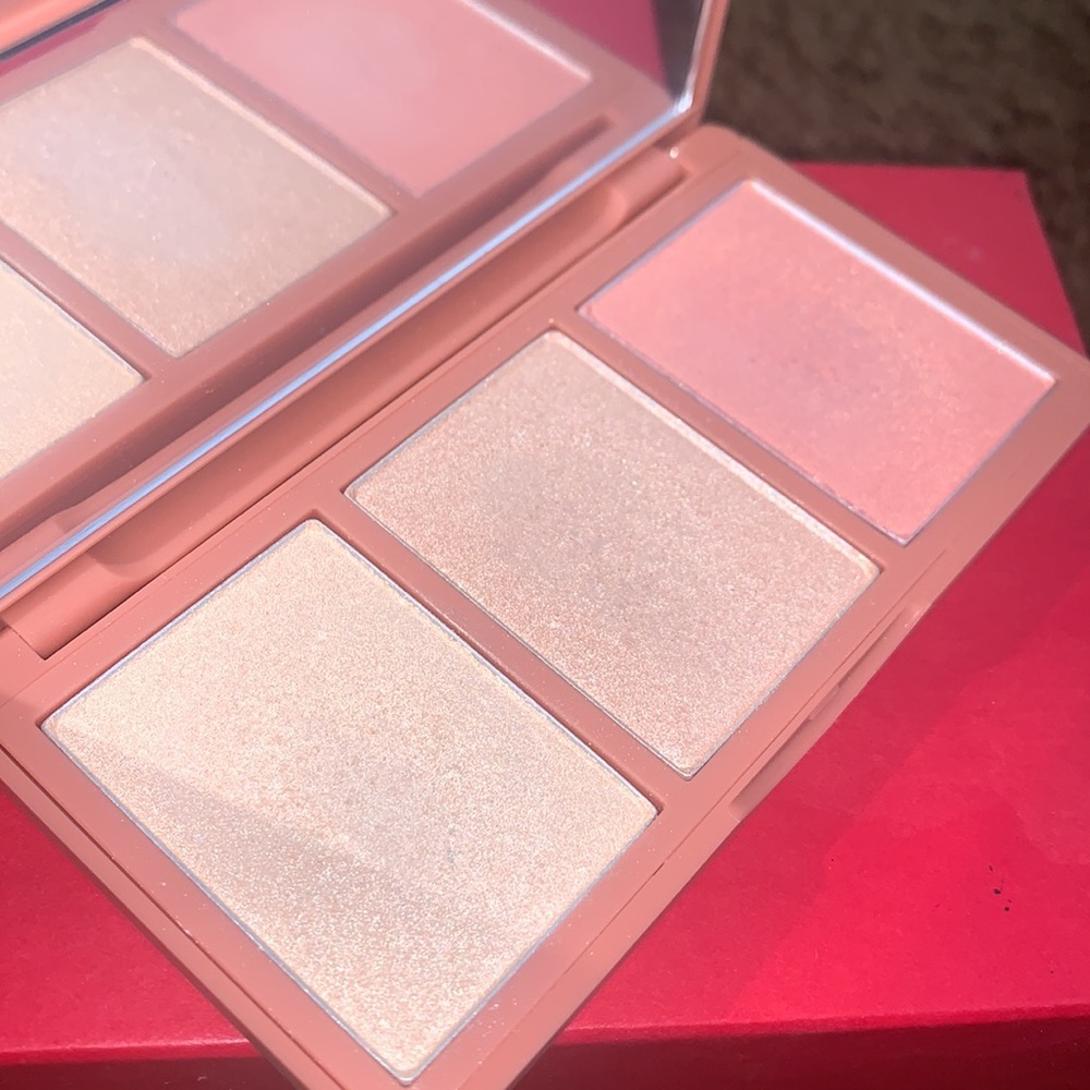 3CE strobing skin palette highlighter 3 shades